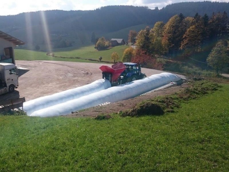 Feuchtkornverarbeitung: Siloforce Messermühle & Siloforce Silagetrichter