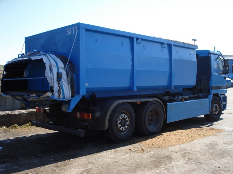 Truck mit Tunnel für AGRAR-bag Folienschlauch